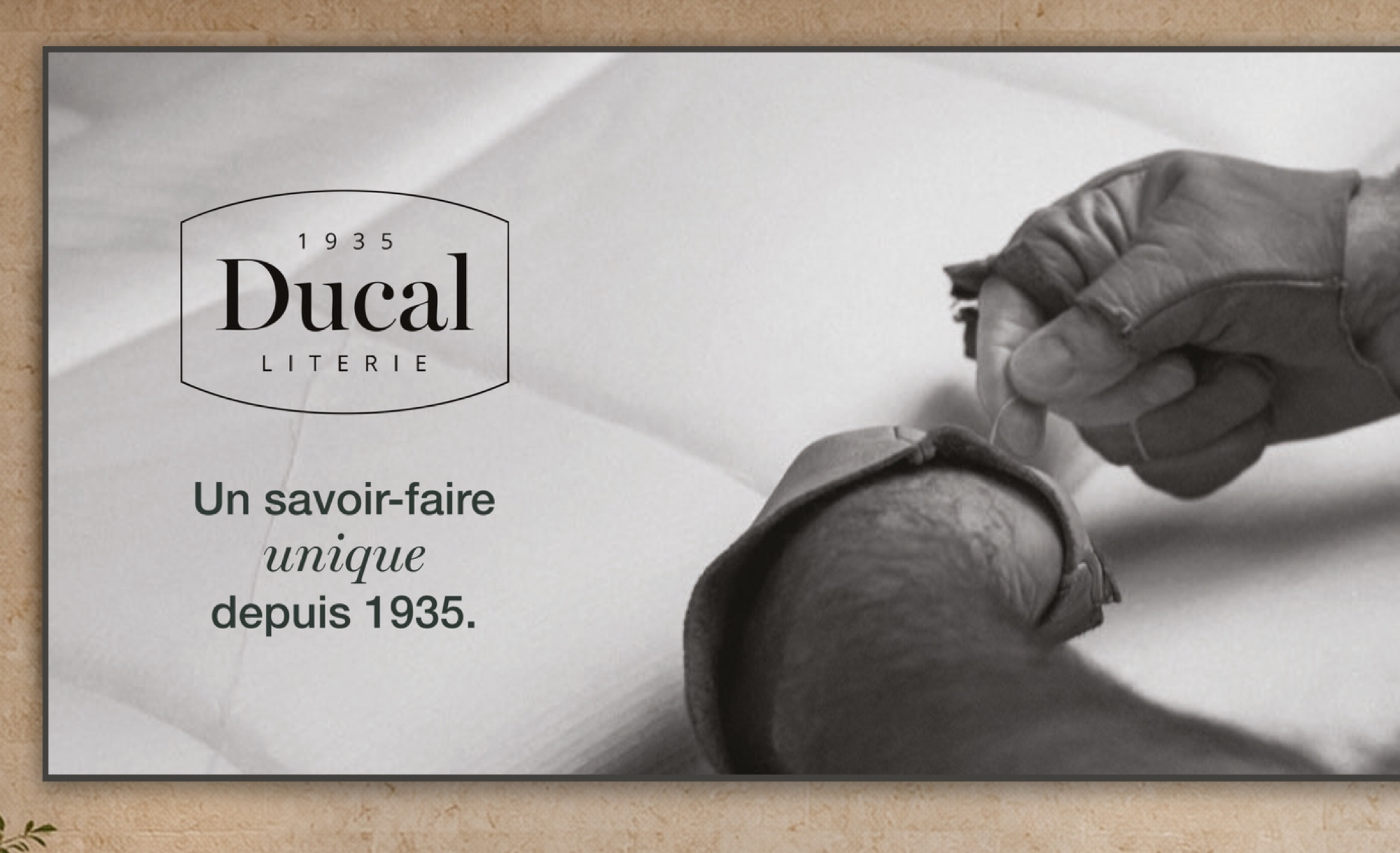 Détail de la toile tendue sur son support.