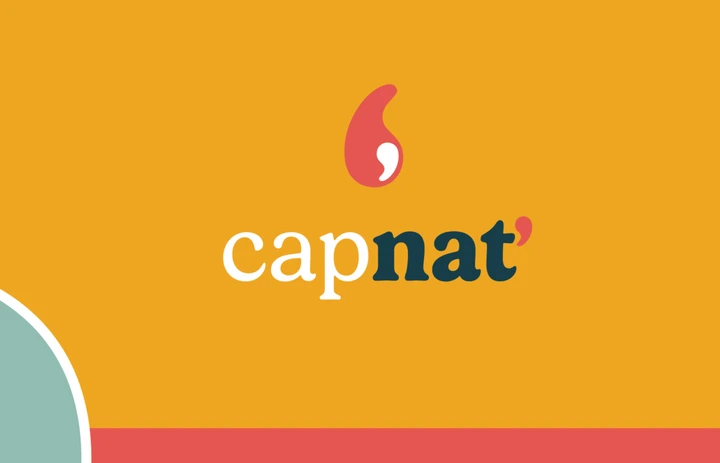 Logo CapNat' sur fond ambre